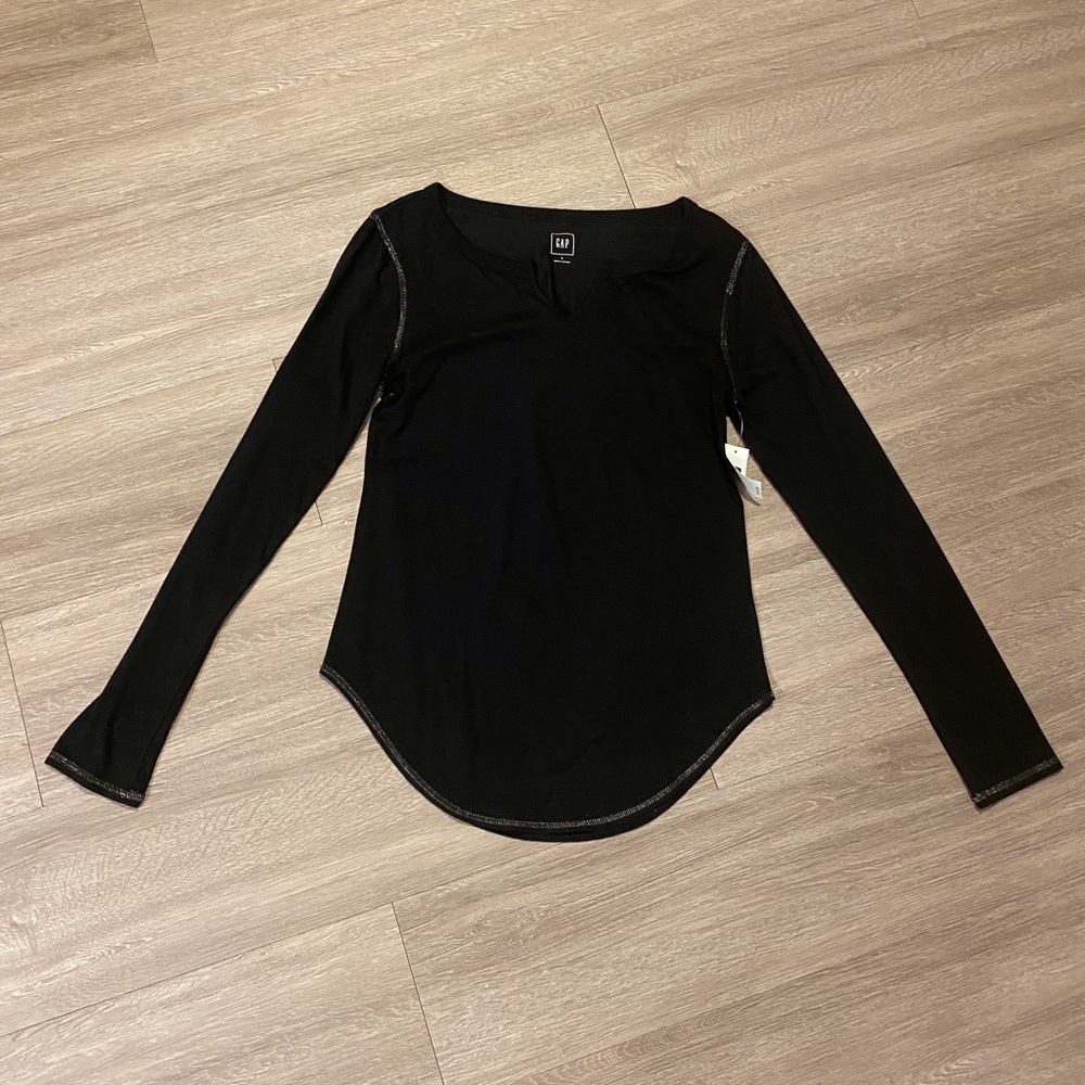*NEW* Gap Black long sleeve silver metallic stitch